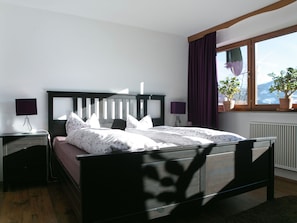 5 bedrooms, individually furnished - Beautiful Holiday Home With Terrace (Hopfgarten im Brixental)
