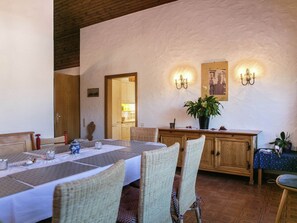 Dining - Beautiful Holiday Home With Terrace (Hopfgarten im Brixental)