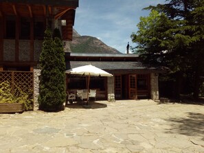 Free daily continental breakfast - Hotel Vallibierna (Benasque)