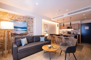 45-inch LED TV with satellite channels, TV - Hestia - Romvis 9 (Athens)