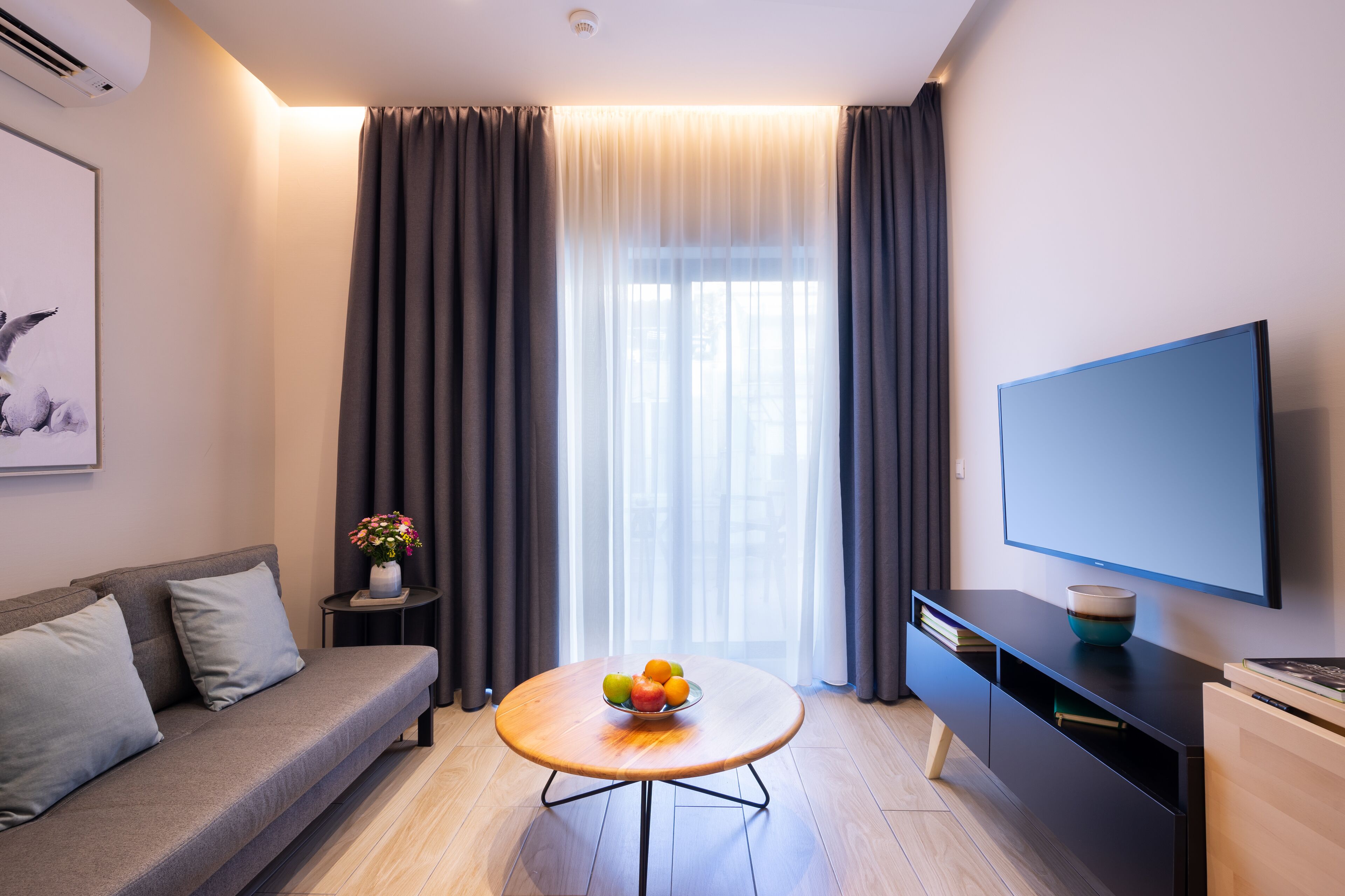 Comfort Apartment, Balcony (402) | Living area | 45-inch LED TV with satellite channels, TV