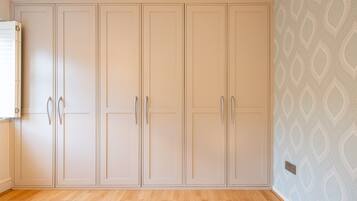 Apartamento | 2 dormitorios, ropa de cama hipoalergénica, mobiliario individual