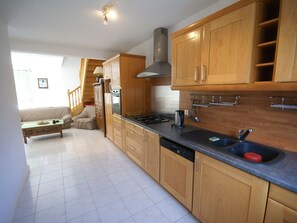 House | Private kitchen - Stylish Coastal Stay in Erquy (Erquy)