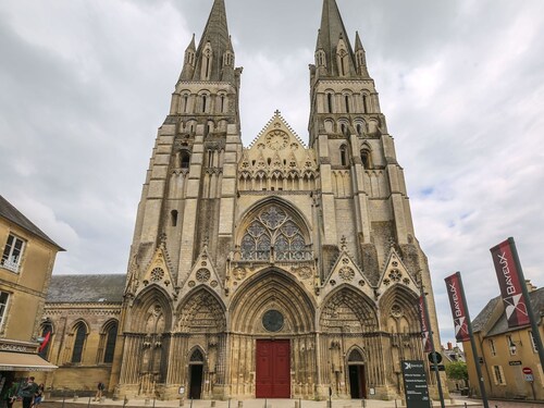 Spacious, Modernised Accommodation Right in the Centre of Bayeux