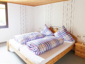 2 bedrooms, individually furnished, bed sheets