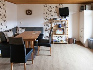 Apartment | Dining