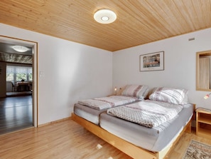 House | 1 bedroom, individually furnished, bed sheets - Charming Stay Near Oberhof (Schleusegrund)