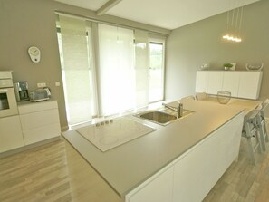 House | Private kitchen - Family Escape With Garden (Saint-Quirin)