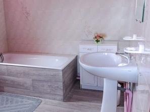House | Bilik Mandi | Tab mandi 