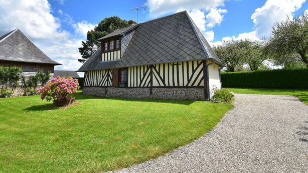 House | Exterior - Rural, Detached Holiday Home With Pleasant Garden Near the French West Coast (Morainville-Jouveaux)