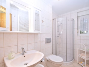 House | Bathroom - Cozy Holiday Home in Vogtland (Bad Elster)