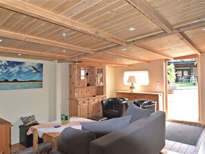 Living room - Pretty Holiday Home in Ballenstedt with Sauna, Hot Tub, Terrace (Ballenstedt)