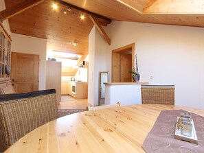 Dining - Cozy Apartment Near Ski Area in Itter (Itter)