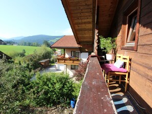 Apartment | Balcony - Cozy Apartment Near Ski Area in Itter (Itter)
