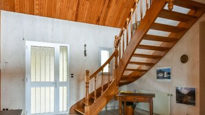 Reception - Holiday Home in Ambon With Bar, Balcony, Terrace,garden, BBQ (Ambon)