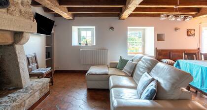 Modern Holiday Home in Plouhinec