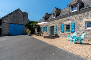 Exterior - Modern Holiday Home in Plouhinec (Plouhinec)