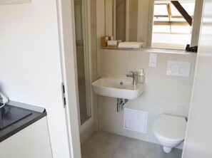 Bathroom sink - The Republic Apartments (Prague)