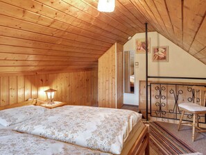 House | 1 bedroom, individually furnished, iron/ironing board