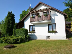 Exterior - Beautiful Holiday Home in Pocinovice With Private Garden (Pocinovice)
