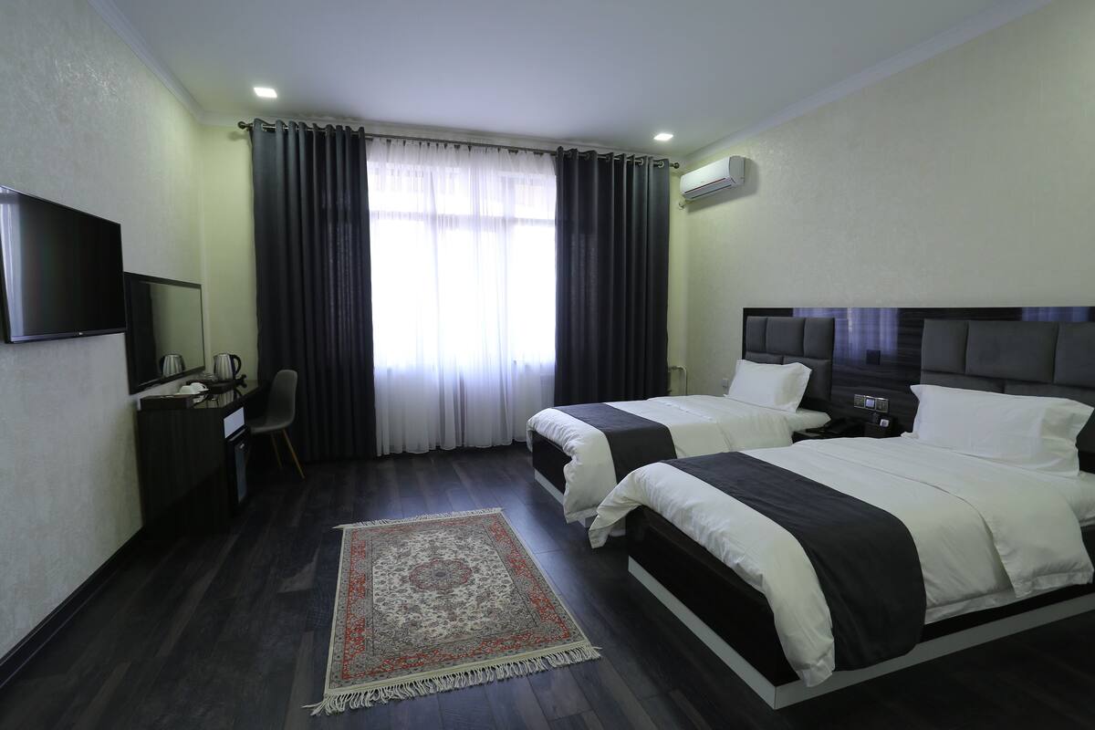Premium bedding, in-room safe, desk, laptop workspace