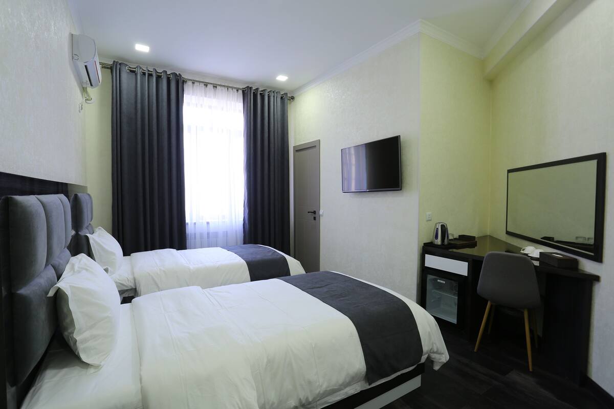 Premium bedding, in-room safe, desk, laptop workspace