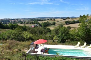 House | Pool - Mansion in Cuzy With Pool and Scenic Views (Cuzy)