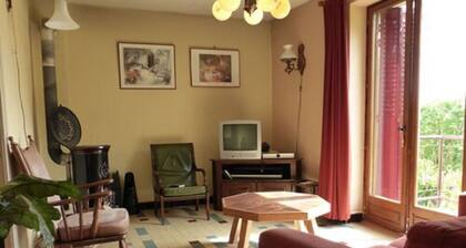 Holiday Home in Villapourçon With Terrace and Garden