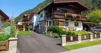 Apartment in Ski Paradise Near Trails