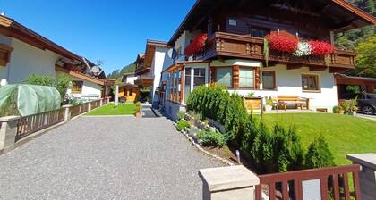 Apartment in Ski Paradise Near Trails