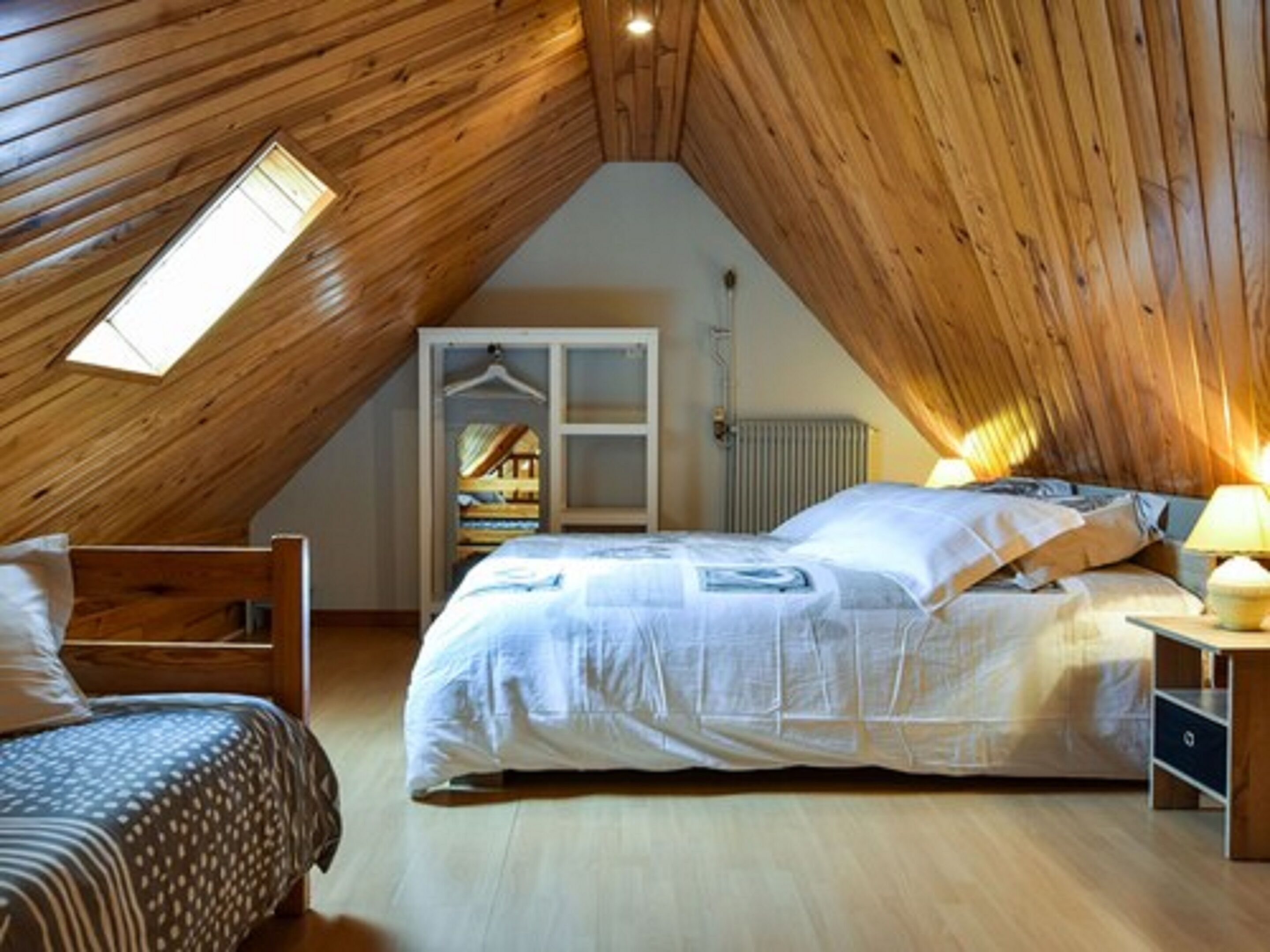 House | 2 bedrooms, individually furnished, bed sheets