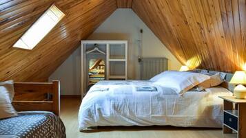 House | 2 bedrooms, individually furnished, bed sheets