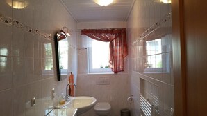 Apartment | Bathroom - Beautiful Apartment in Lirstal Near Forest (Lirstal)