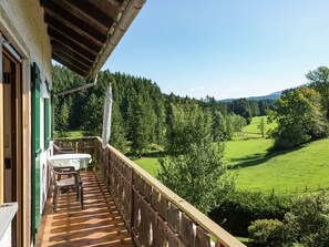 Balcony - Hill-view Farmhouse in Gogel Garden Balcony Barbecue (Steingaden)