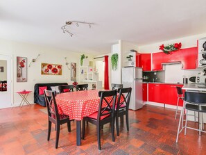 Dining - Lovely Apartment in Bayeux With Courtyard & Heating (Bayeux)