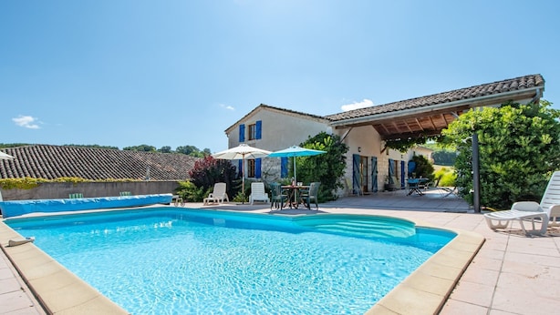 Outdoor pool - Cozy Farm Stay in Aquitane With Swimming Pool (Saint-Amans-du-Pech)