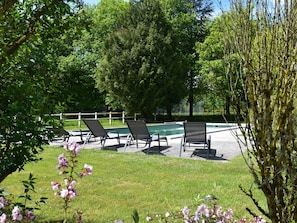 Pool - Unique Holiday Home With Pool in Combreux Centre (Combreux)