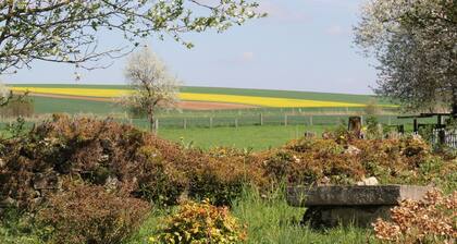 Quaint Holiday Home in Vanne With Barbecue and Garden