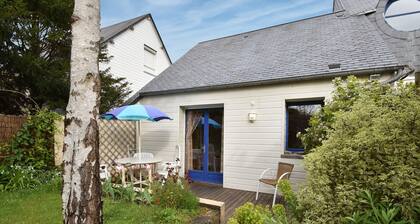 Cosy Holiday Home With Sheltered Terrace and Barbecue, Close to the Beach