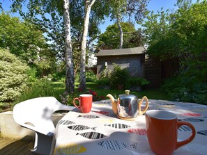 House | Balcony - Cosy Holiday Home With Sheltered Terrace and Barbecue, Close to the Beach (Saint-Pair-sur-Mer)