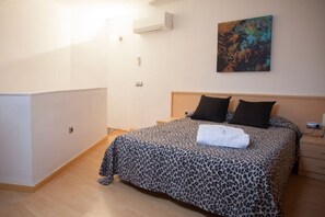 2 bedrooms