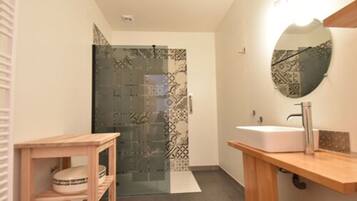 House | Bilik Mandi