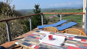 House | Balcony - Mansion in Cuzy With Shared Pool (Cuzy)