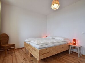 Room amenity - Mansion in Cuzy With Shared Pool (Cuzy)