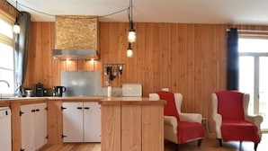 House | Private kitchen - Mansion in Cuzy With Shared Pool (Cuzy)