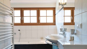 Ảnh chưa phân loại, 5 trong số 37 ảnh, nút