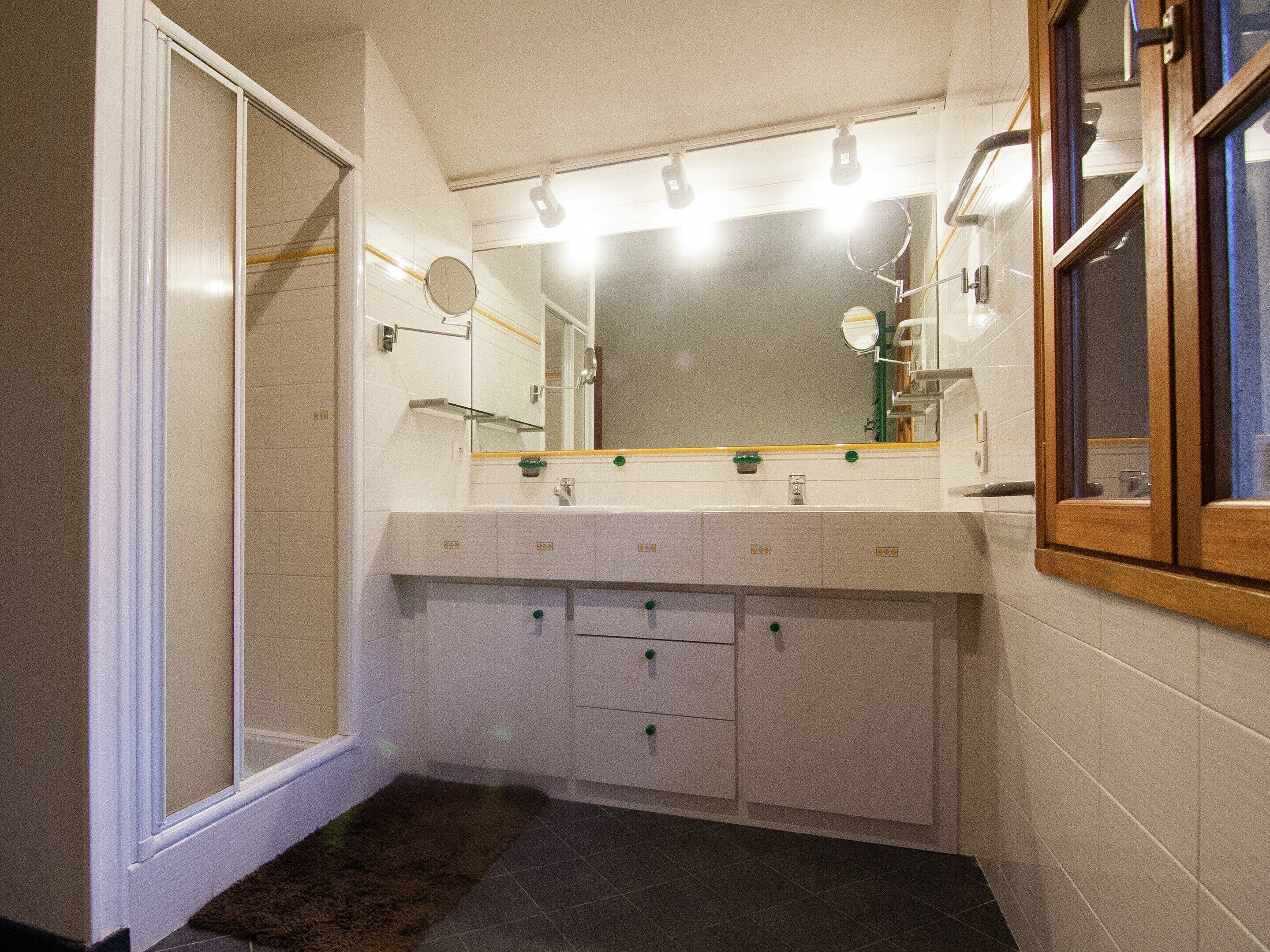 House | Bathroom