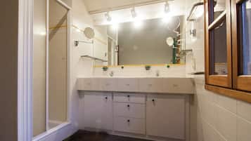 House | Bathroom