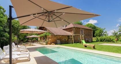 Spacious Farmhouse With Pool