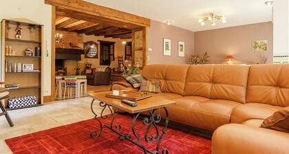 Spacious Farmhouse With Pool